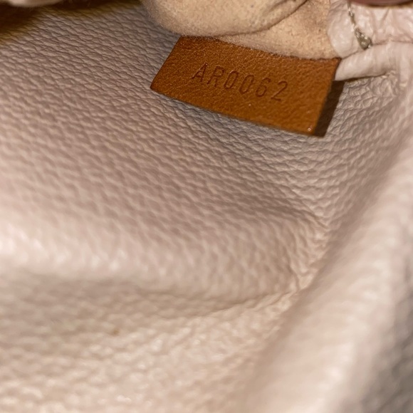 Louis Vuitton Spontini Monogram Bag - Picture 4 of 10